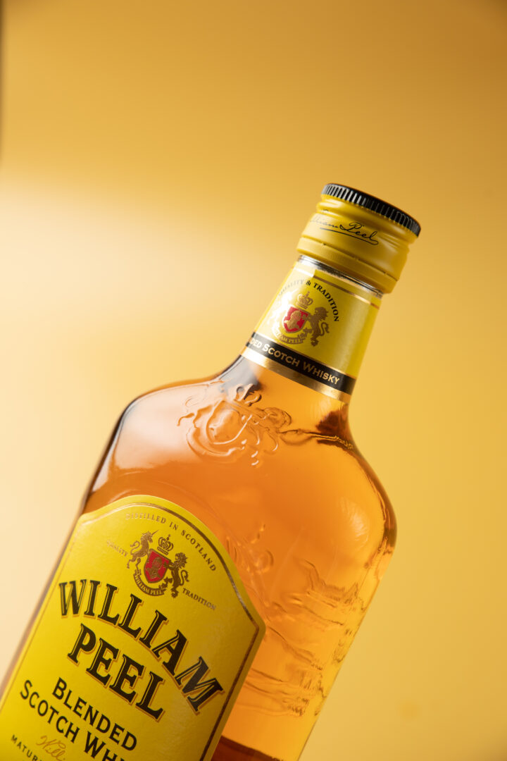 Bouteille de Whisky William Peel